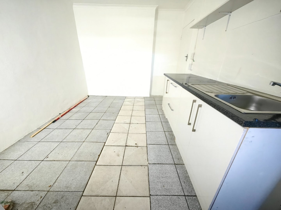 4 Bedroom Property for Sale in Lavender Hill Western Cape